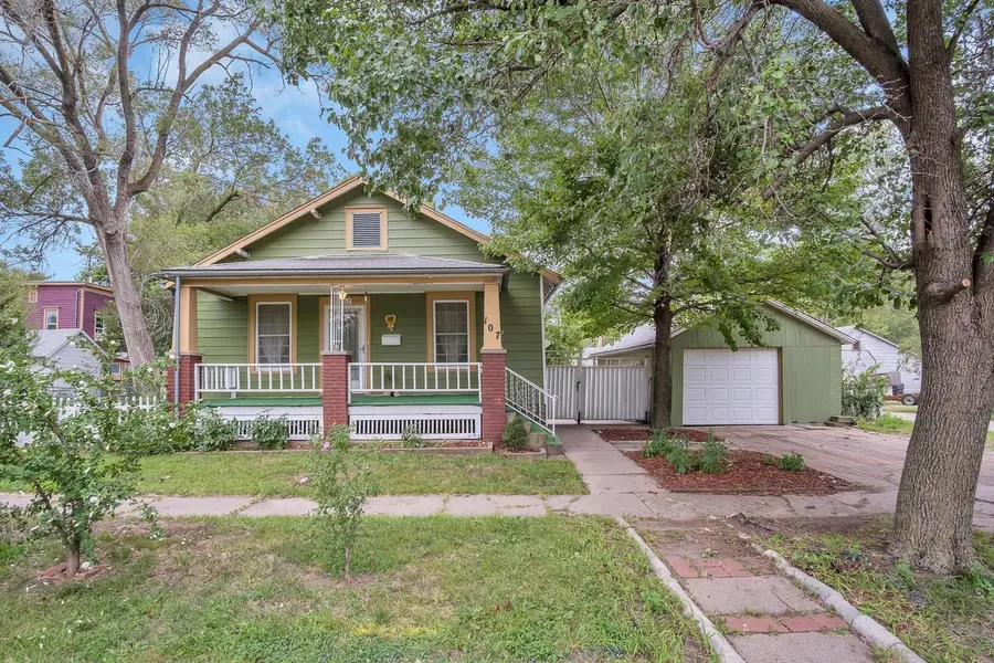 107 SW 3rd, Newton, KS 67114 - #2