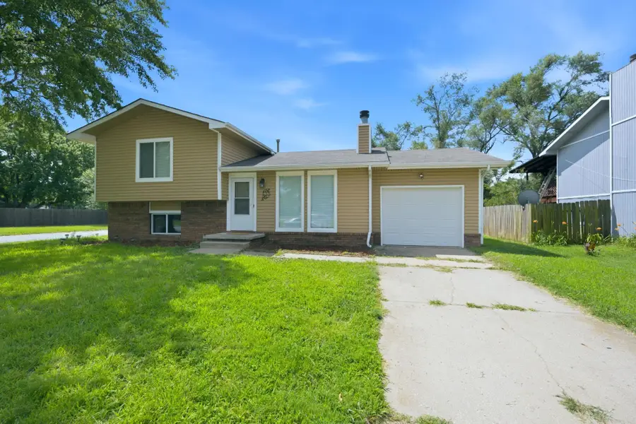 435 E Campus St, Wichita, KS 67216 - #3