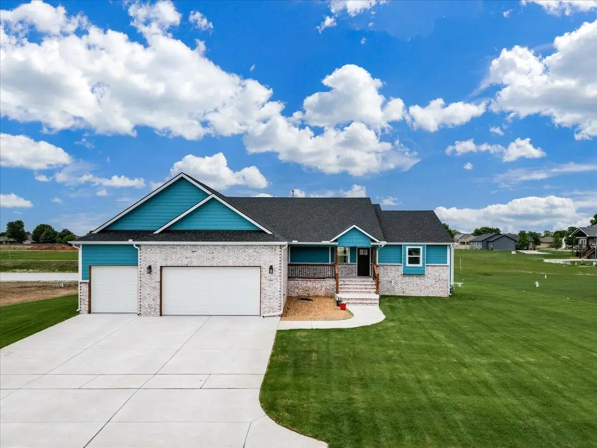 464 S Stoney Creek St, Clearwater, KS 67026 - #1