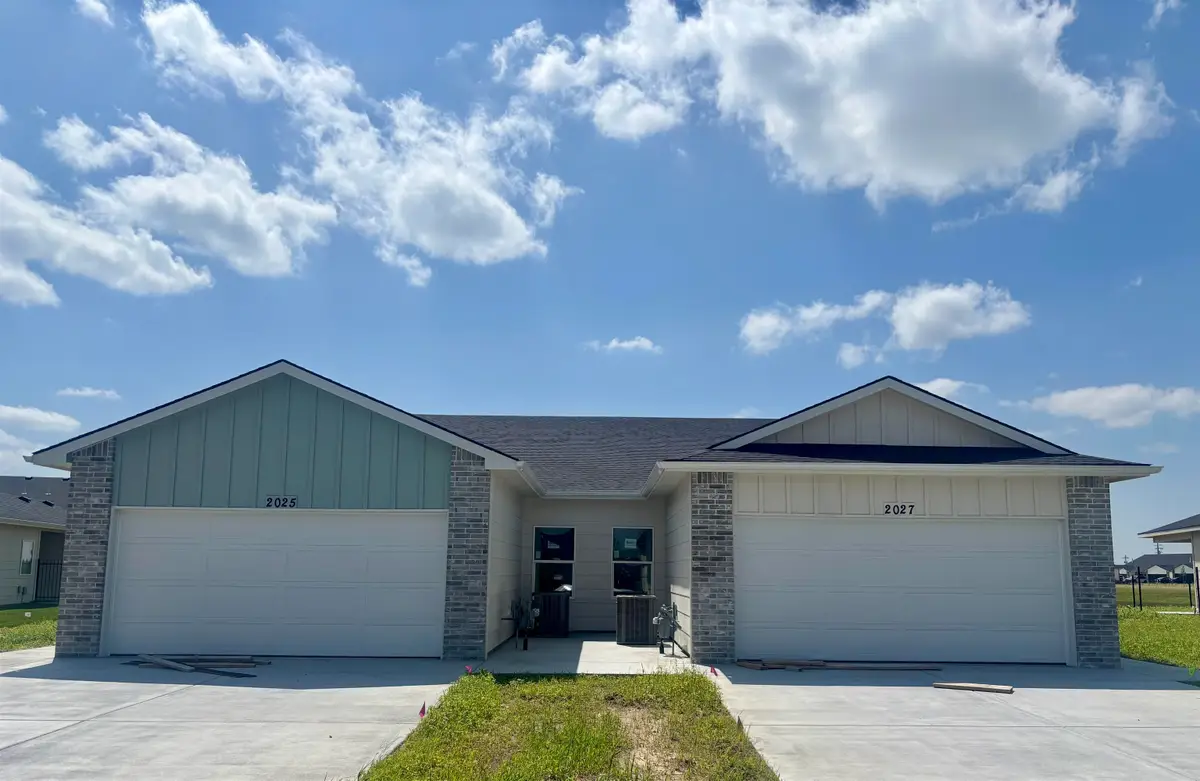 2025-2027 N Melody Ln, Goddard, KS 67052 - #1