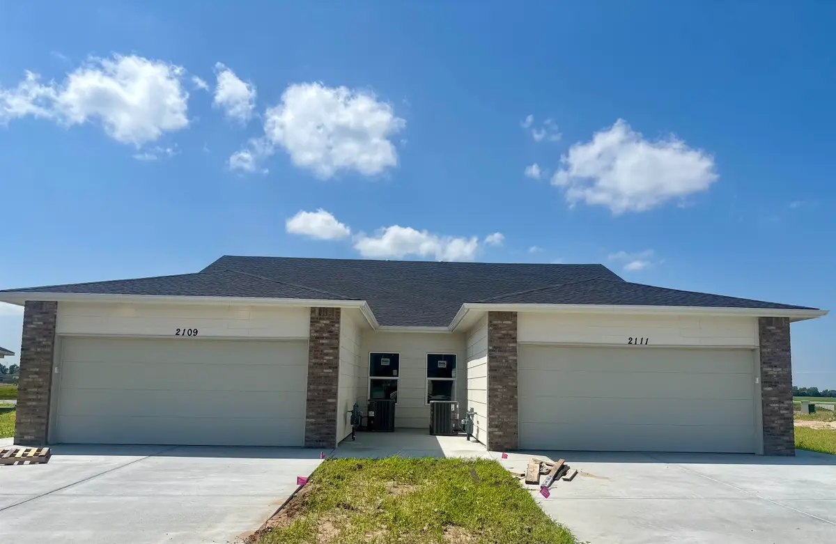 2109-2111 N Melody Ln, Goddard, KS 67052 - #1