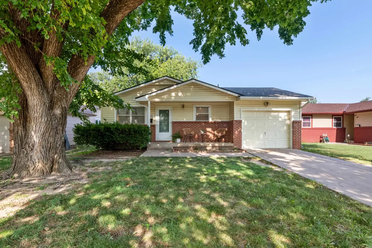 763 N Mount Carmel Ave, Wichita, KS 67203 - #1