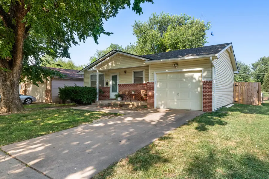 763 N Mount Carmel Ave, Wichita, KS 67203 - #2