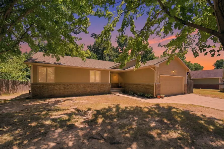 1610 N Pine Grove St, Wichita, KS 67212 - #2