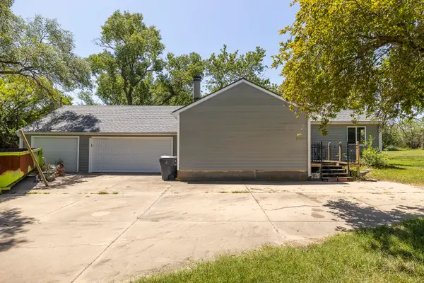 10001 E 103rd, Mulvane, KS 67110
