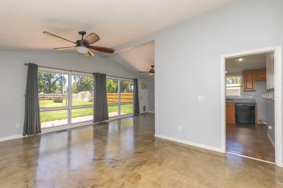 133 Georgia Ave, Salina, KS 67401 - #3