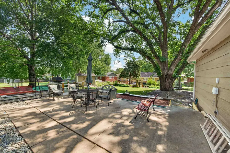 1624 N West St, Wichita, KS 67203 - #2