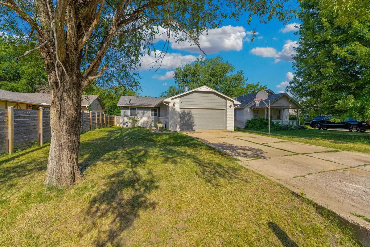 1305 N Sheridan St, Wichita, KS 67203 - #1