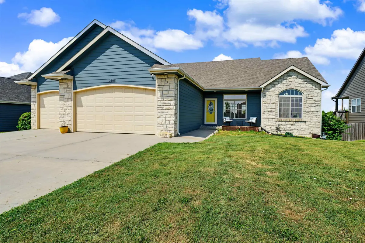 2108 Brookefield Dr, Salina, KS 67401 - #1