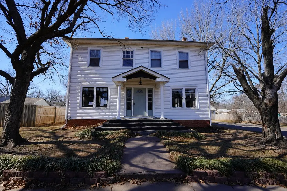 201 Park, Winfield, KS 67156 - #1