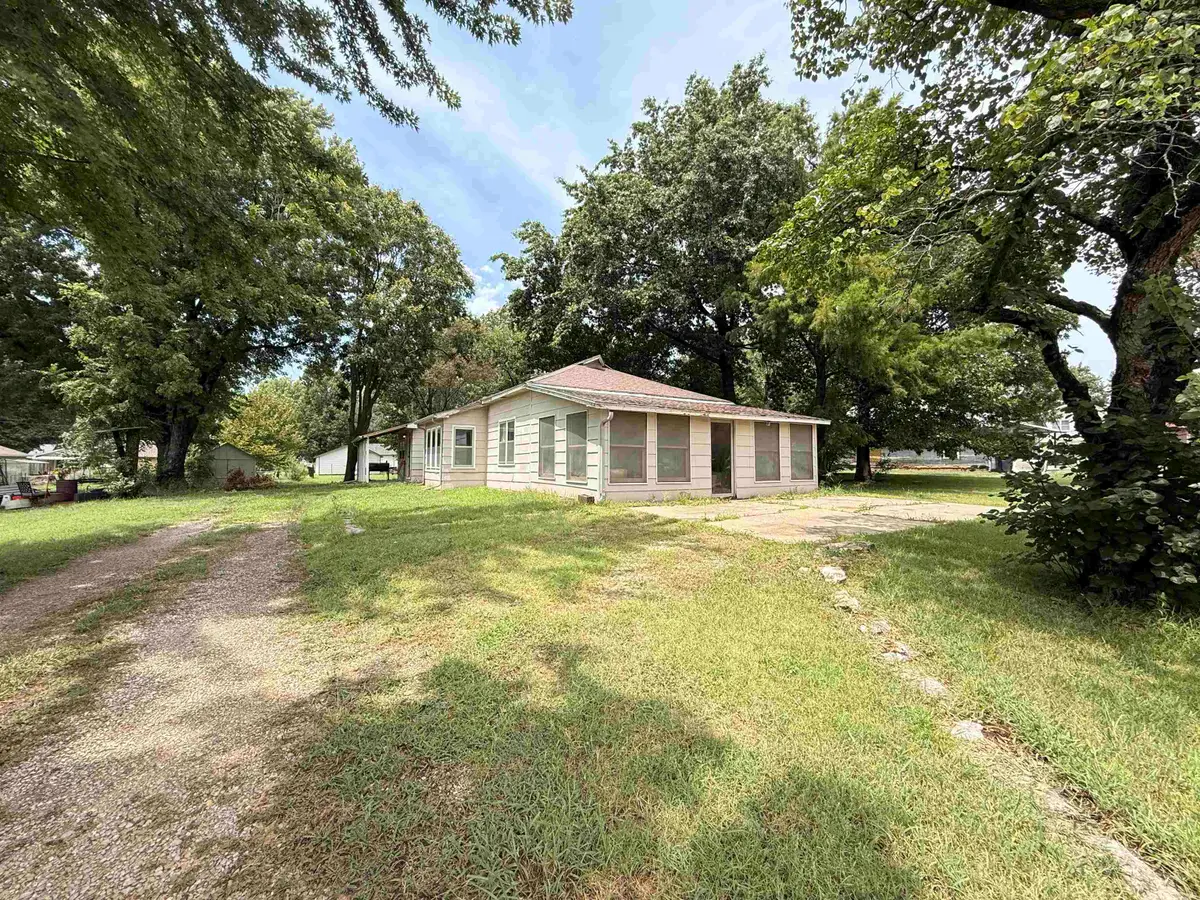 1121 N Osage St, El Dorado, KS 67042 - #1
