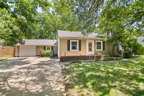 712 S Terrace Dr, Wichita, KS 67218