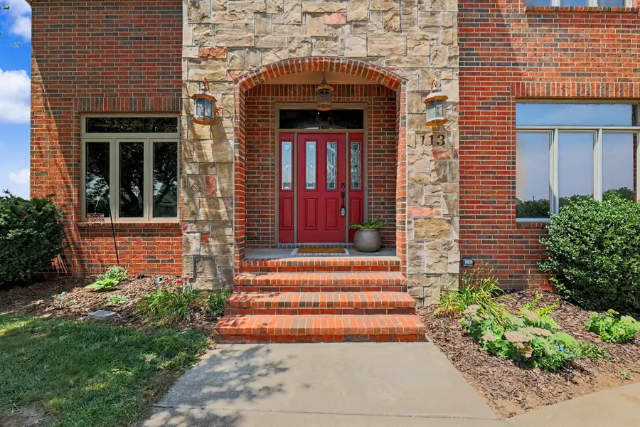 113 N Hibiscus St, Garden Plain, KS 67050 - #2