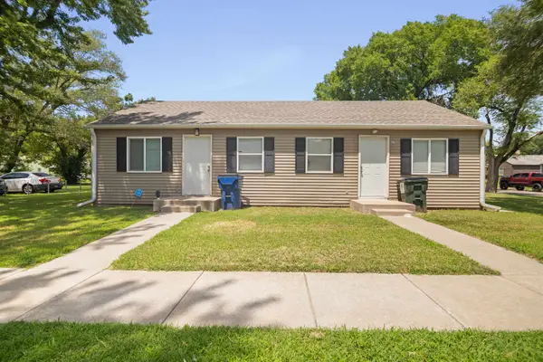 827-829 S Terrace Dr, Wichita, KS 67218