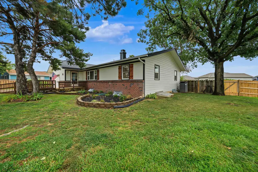 736 Scott Ave, Salina, KS 67401 - #3