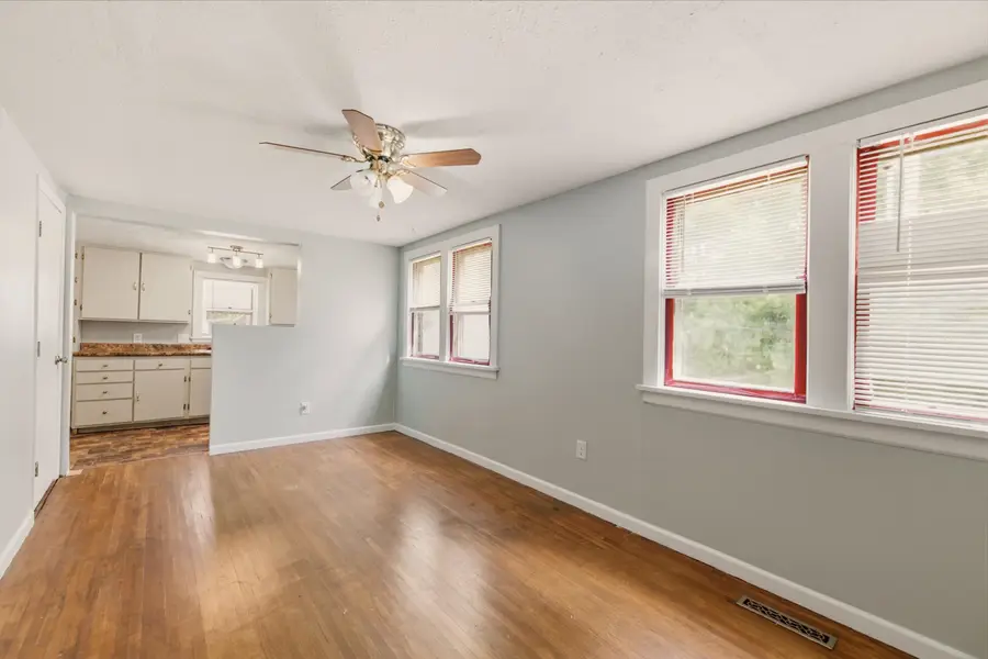 1128 N Custer Ave, Wichita, KS 67203 - #3