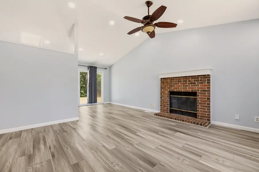 2530 N Beacon Hill St, Wichita, KS 67220 - #2