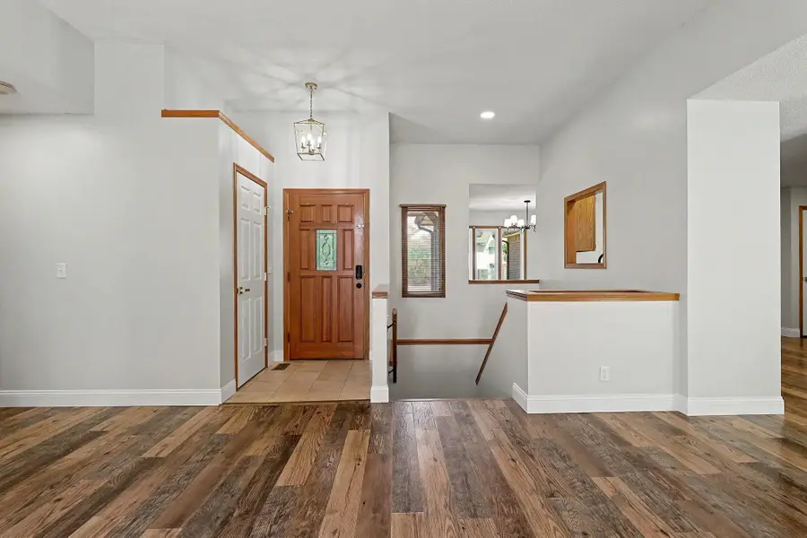 254 N Lakeside Dr, Andover, KS 67002 - #3
