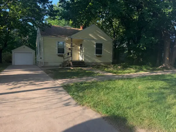 425 E 2nd St, Newton, KS 67114