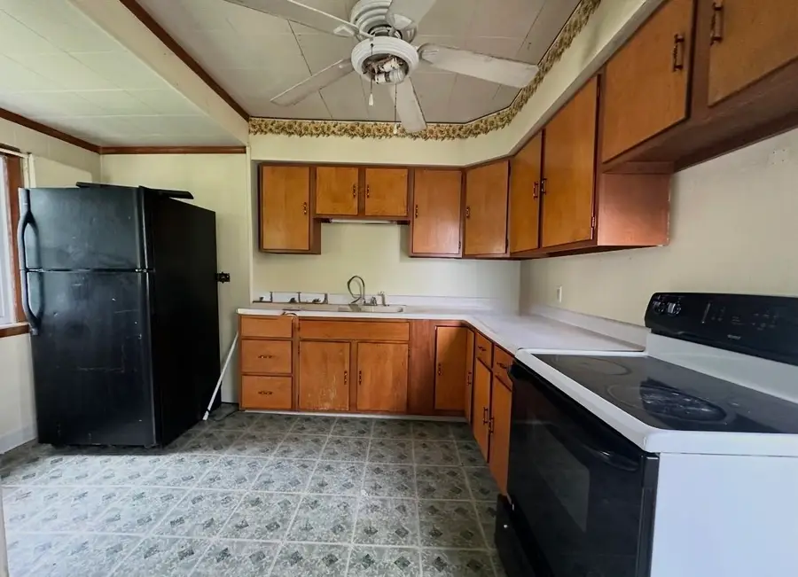 2910 19th St, Great Bend, KS 67530 - #3