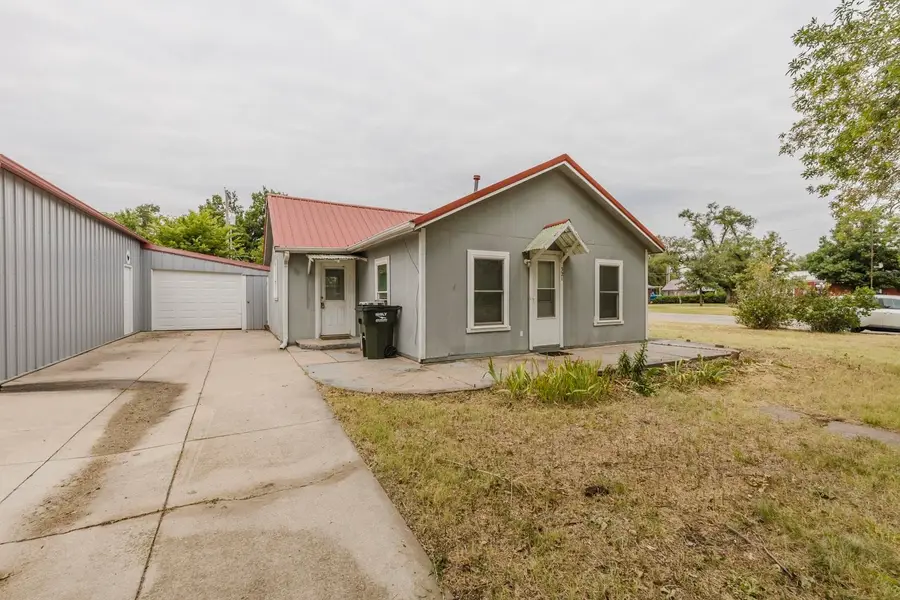 321 N Kansas Ave, Burrton, KS 67020 - #3