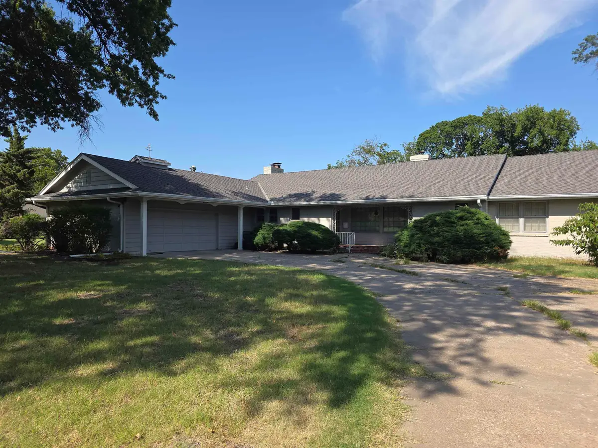 1348 N Estate Ct, Wichita, KS 67208 - #1