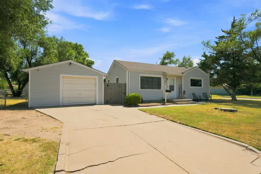 3305 W 31st, Wichita, KS 67217 - #2