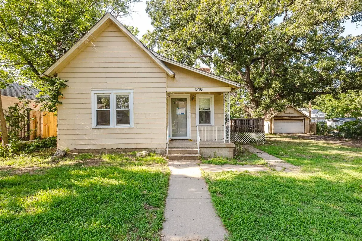 516 W Carr Ave, El Dorado, KS 67042 - #1