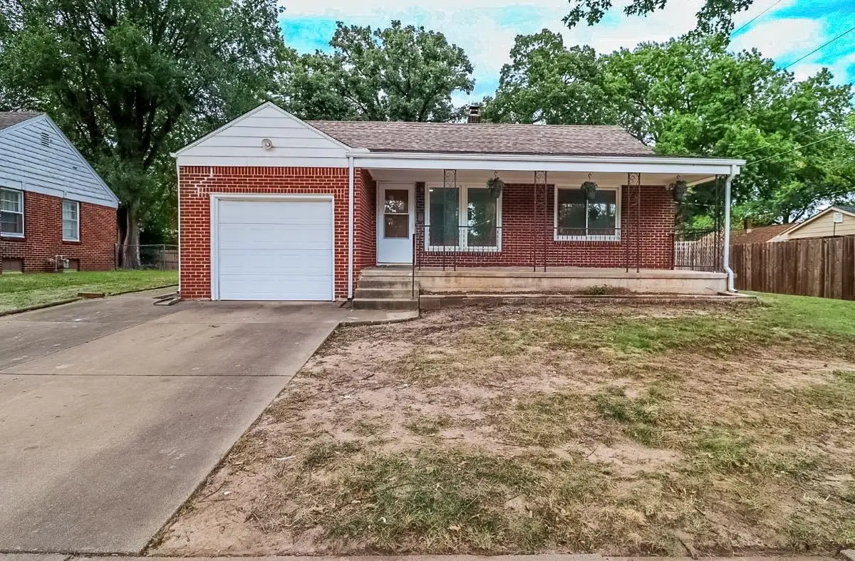 5116 E Larry Ln, Wichita, KS 67218 - #1