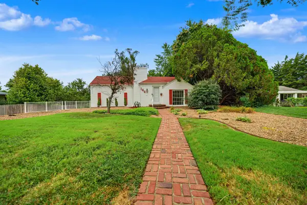 144 Overhill Rd, Salina, KS 67401