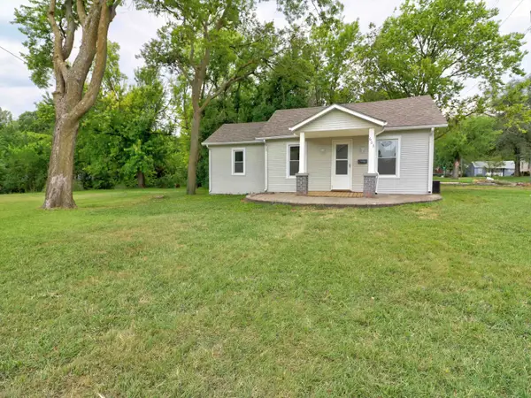 603 S Walnut St, Newton, KS 67114