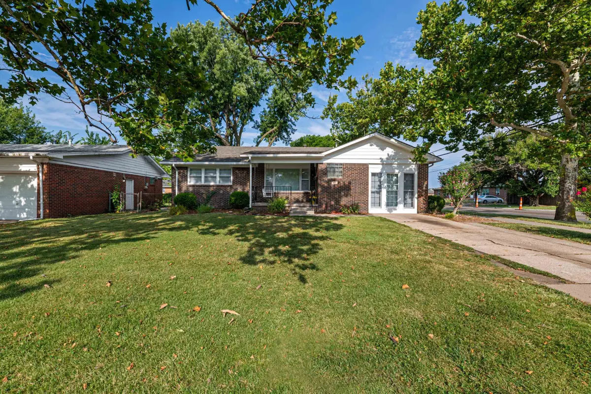 901 S Drury Lane, Wichita, KS 67207 - #1
