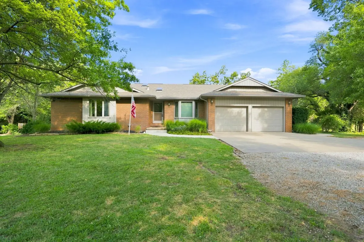 7737 SW Santa Fe Lake Rd, Augusta, KS 67010 - #1