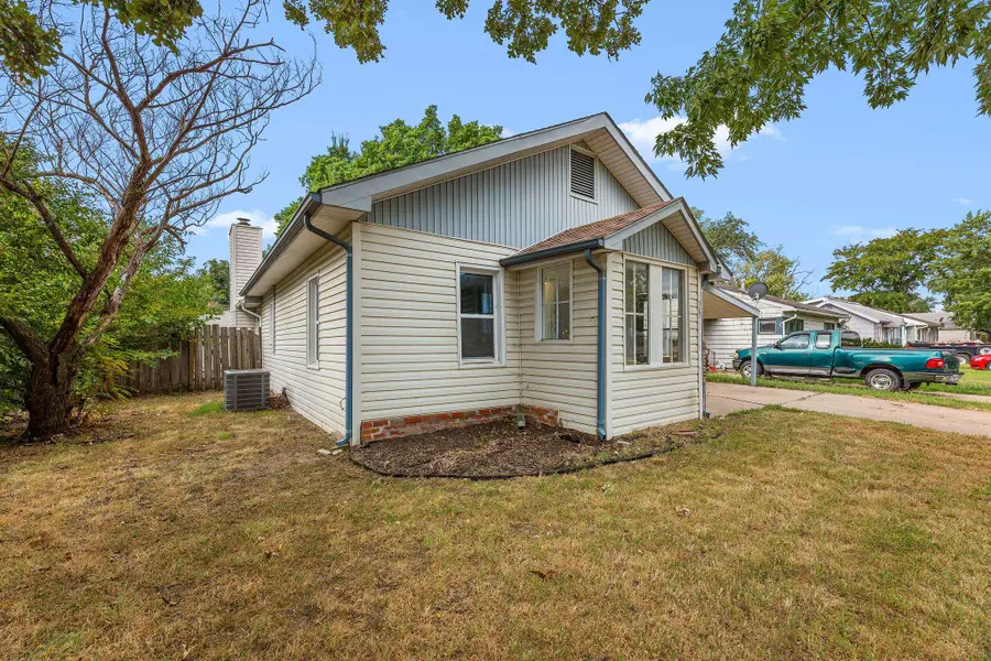 1527 E 6th, Hutchinson, KS 67501 - #3