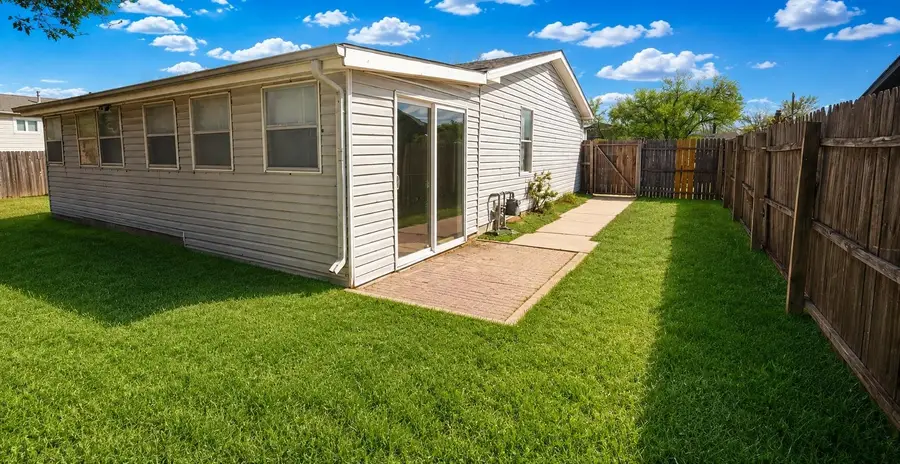 928 W Summey, Haysville, KS 67060 - #2