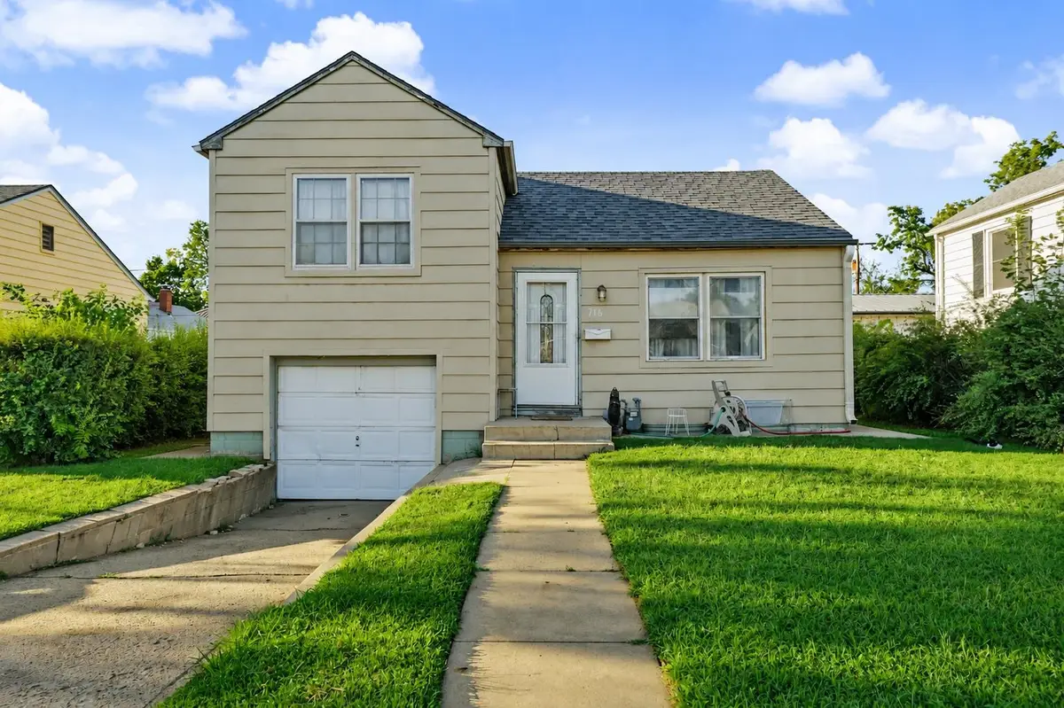 716 Washington St, Salina, KS 67401 - #1