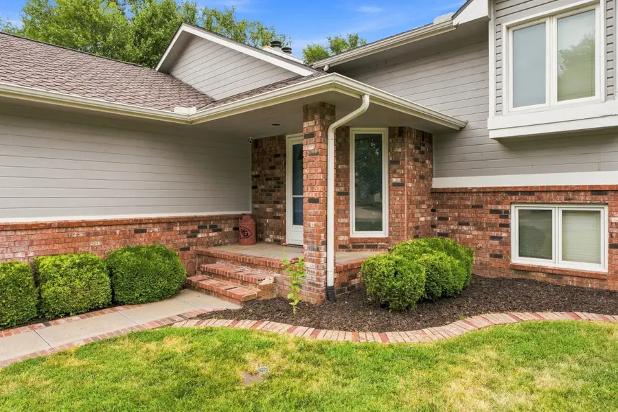 124 N Mars St, Wichita, KS 67212 - #2