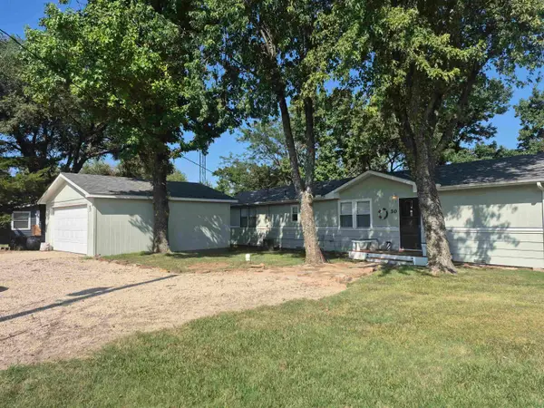 30 Eureka Lake Rd, Eureka, KS 67045