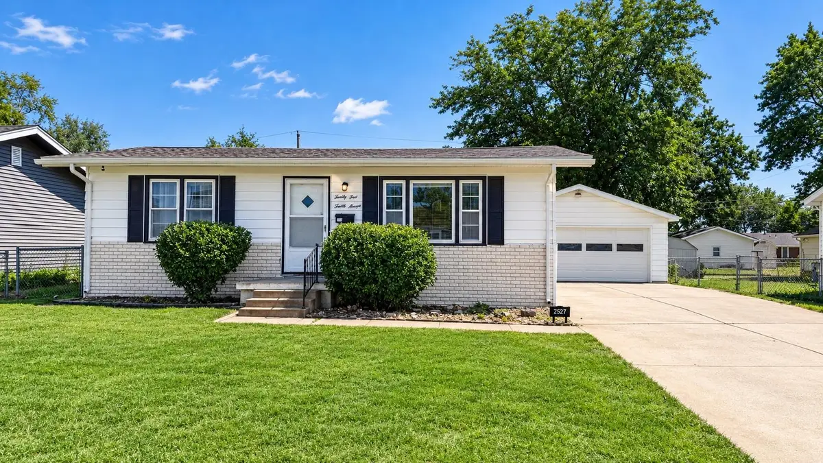 2527 W 32nd, Wichita, KS 67217 - #1