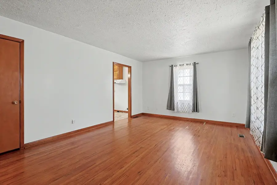 2527 W 32nd, Wichita, KS 67217 - #2