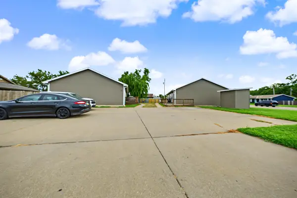 601-603 Huehl Cir, Salina, KS 67401-0000
