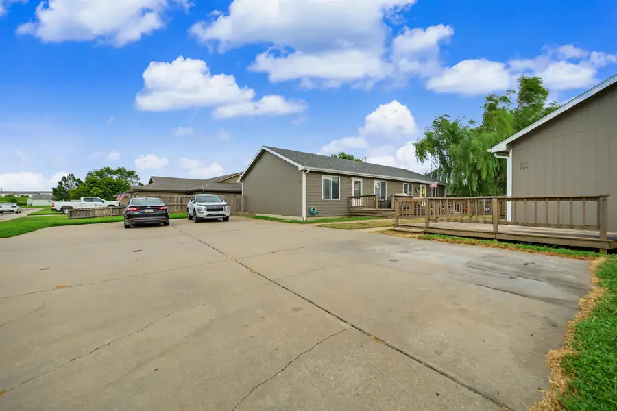 601-603 Huehl Cir, Salina, KS 67401-0000 - #3