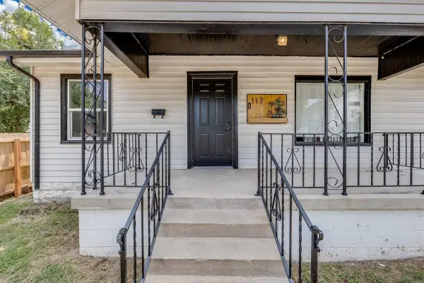 117 W Zimmerly St, Wichita, KS 67213