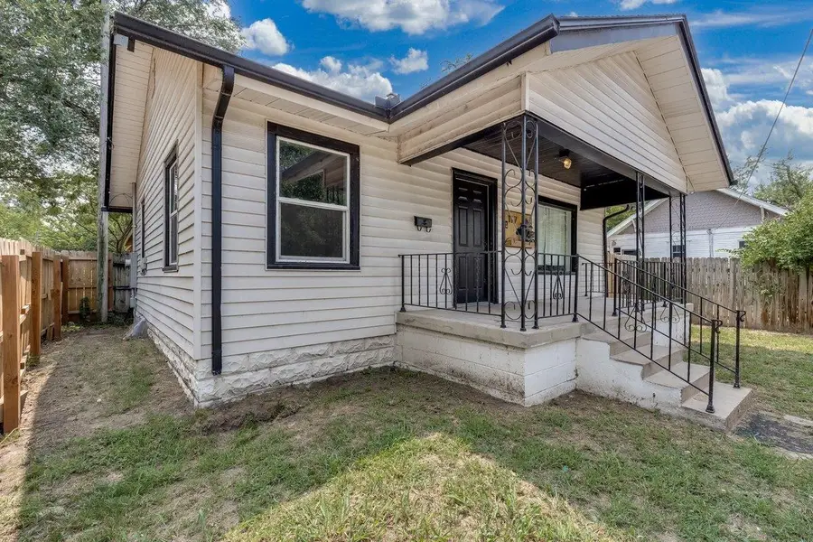 117 W Zimmerly St, Wichita, KS 67213 - #2