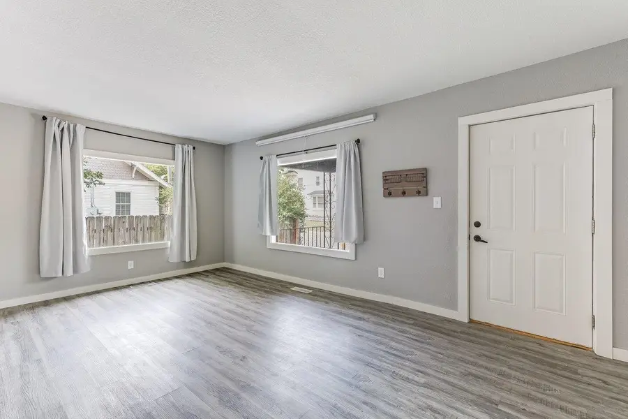 117 W Zimmerly St, Wichita, KS 67213 - #3