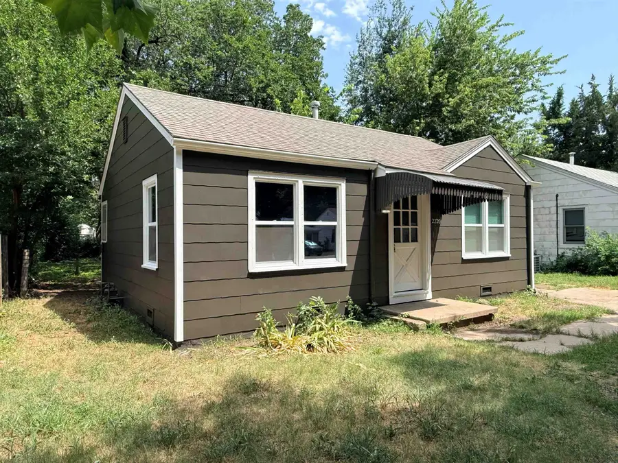2220 S Minneapolis Ave, Wichita, KS 67211 - #2