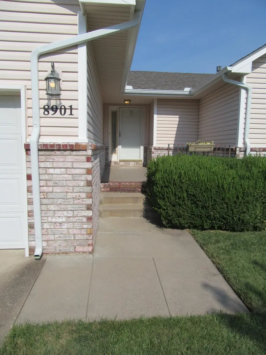 8901 W Meadow Knoll Ct, Wichita, KS 67205 - #3