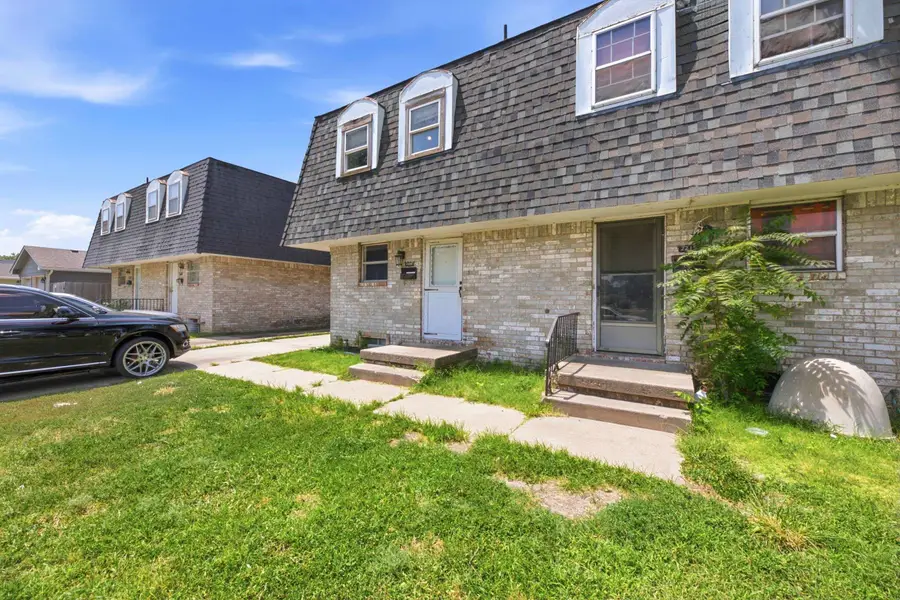 2215 S Market St, Wichita, KS 67211 - #3