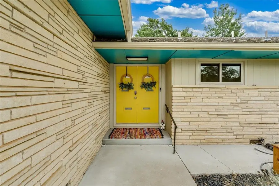 2420 N Dellrose St, Wichita, KS 67220 - #2
