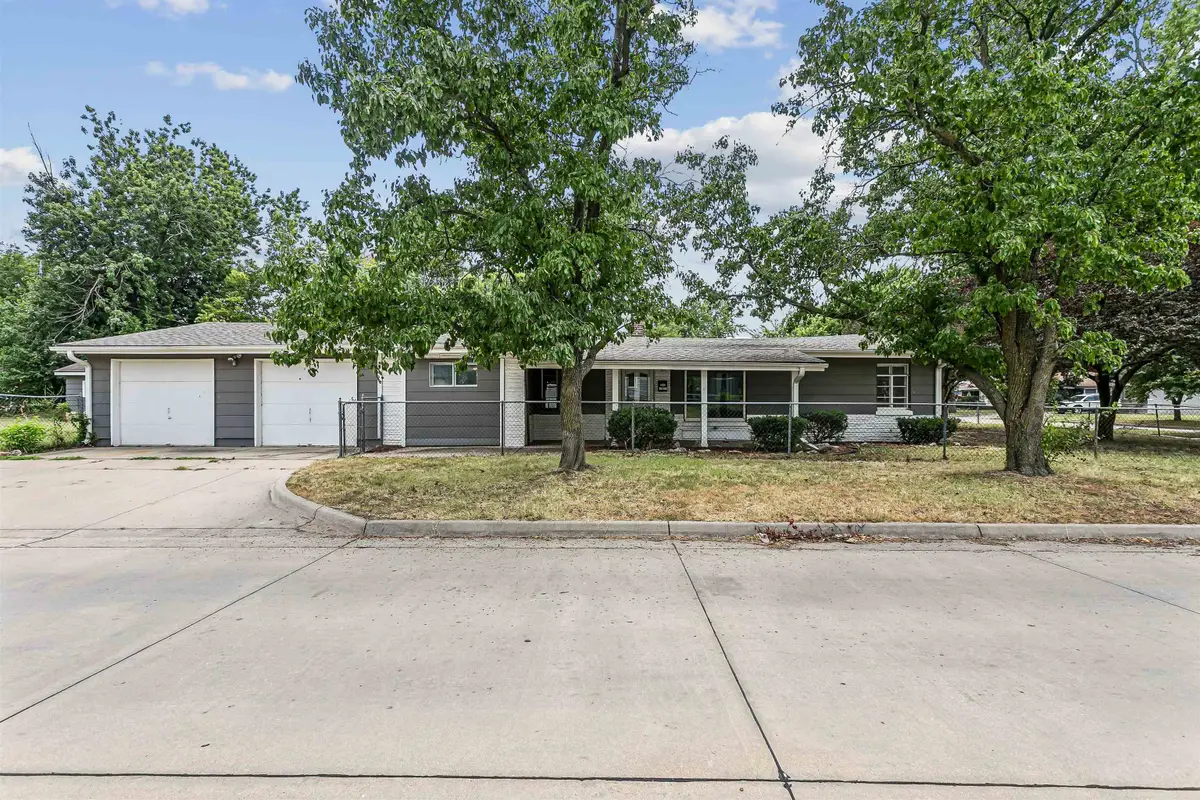 1527 W Dora Ave, Wichita, KS 67213 - #1